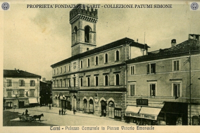 Terni - Piazza Vittorio Emanuele e Palazzo Comunale