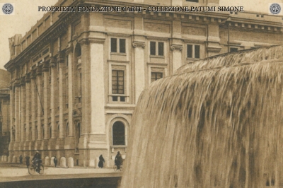 Terni - Palazzo del Governo e particolare della fontana