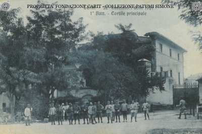 Terni - LII Cacciatori delle Alpi I Batt. Cortile principale
