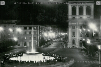 Terni - Piazza Tacito - Fontana (Notturno)