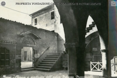Terni - Chiosco e gradinata dell'antico Palazzo Mazzancolli