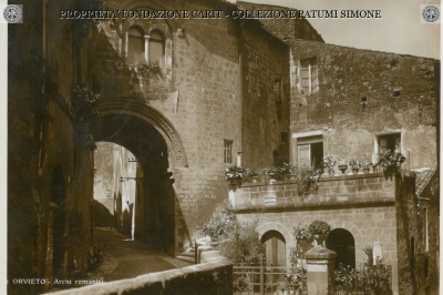 Orvieto - Archi romanici