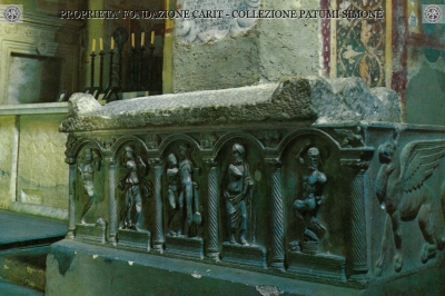 Ferentillo - Abbazia di S. Pietro in Valle - Sarcofago Romano